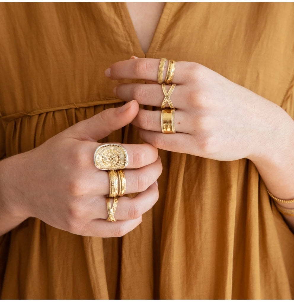 Classic Saddle Ring - Gold