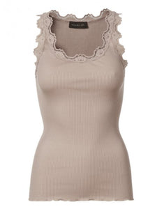 Iconic silk top with lace - Vintage Powder