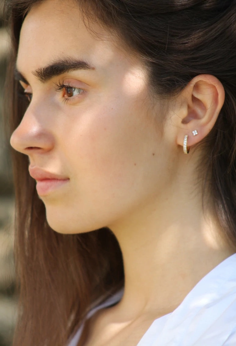 Gold crystal flower stud