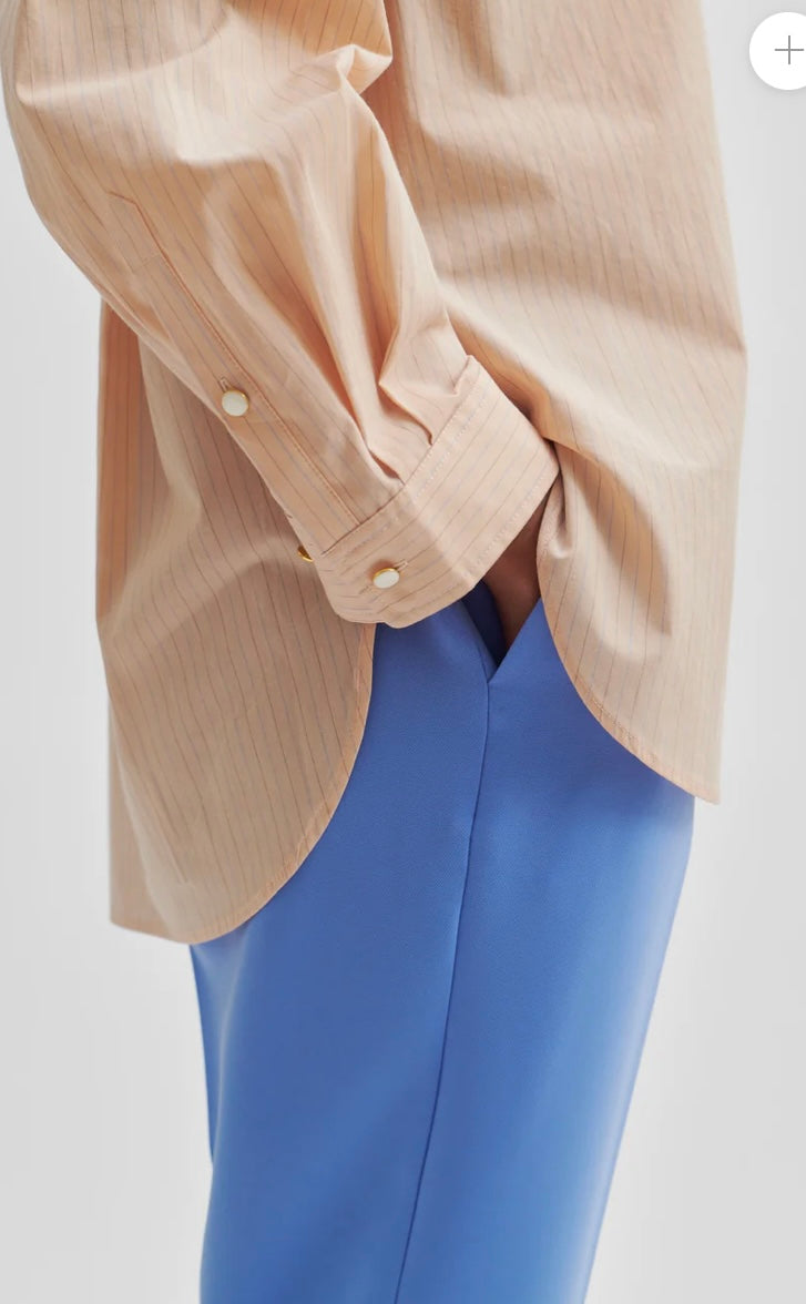 Fique Cropped Trousers in cornflower blue