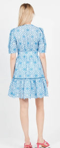 Robe Chelsea- Blue Short embroidered cotton V-neck dress