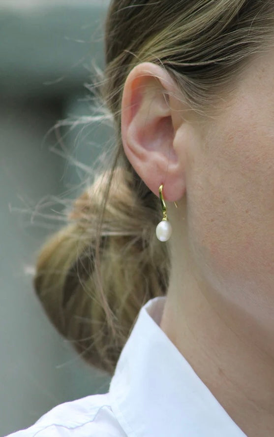 GOLD PEARL DROP EARRINGS