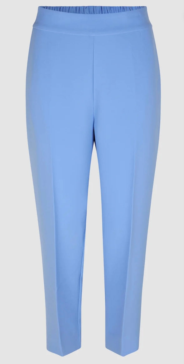Fique Cropped Trousers in cornflower blue
