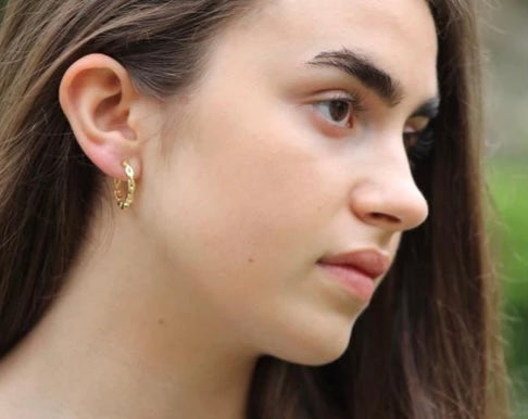 GOLD LINK HOOP EARRINGS